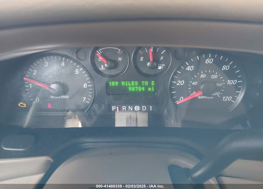 2005 FORD TAURUS SE VIN: 1FAFP53225A294590