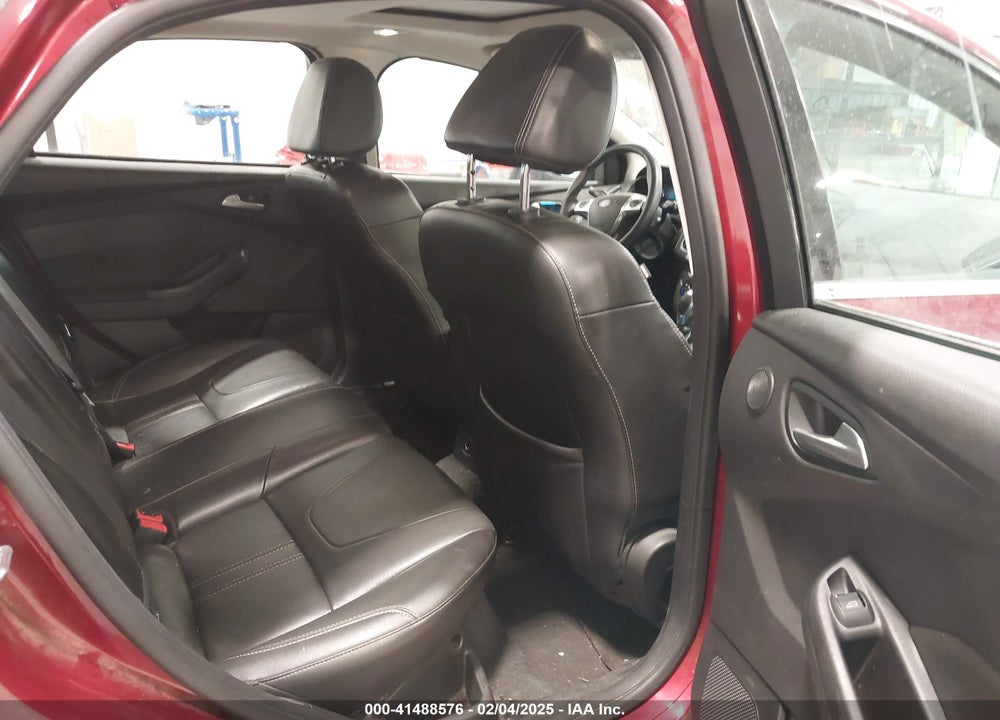 2014 FORD FOCUS VIN: 1FADP3N21EL369017