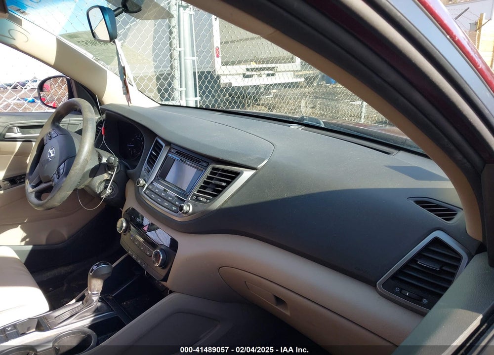 2018 HYUNDAI TUCSON SE VIN: KM8J2CA44JU633088