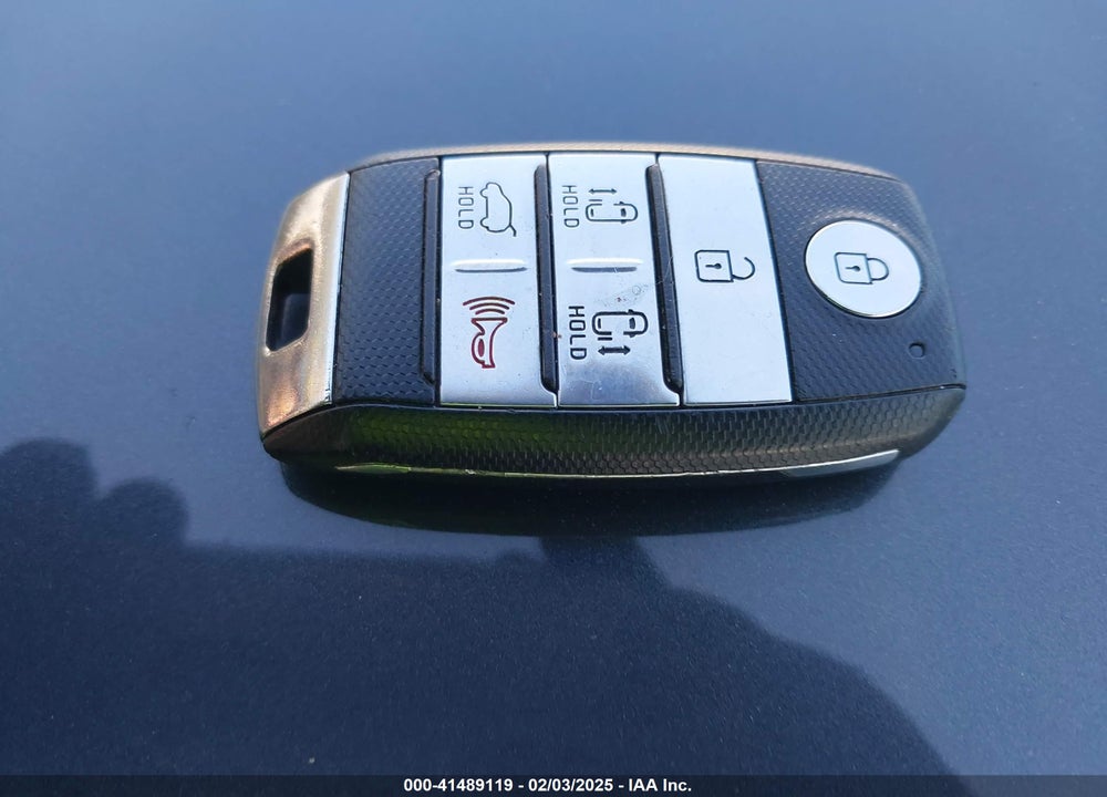 2016 KIA SEDONA SX VIN: KNDMC5C15G6170582
