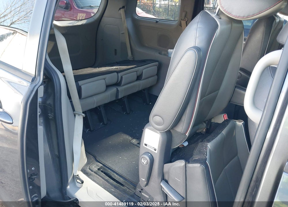 2016 KIA SEDONA SX VIN: KNDMC5C15G6170582