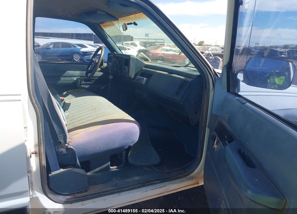 1993 CHEVROLET SUBURBAN K2500 VIN: 1GNGK26KXPJ307796