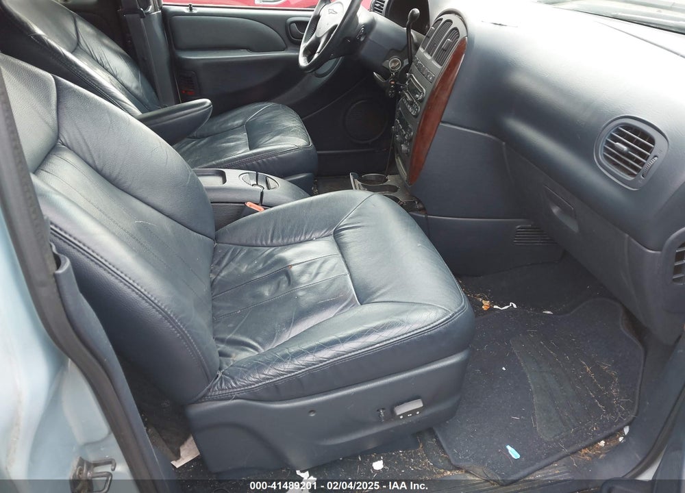 2001 CHRYSLER TOWN & COUNTRY LXI VIN: 2C4GP54L11R321953