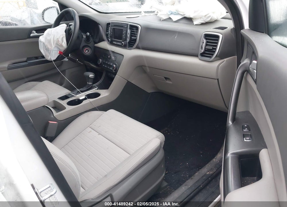 2017 KIA SPORTAGE VIN: KNDPMCAC8H7099506