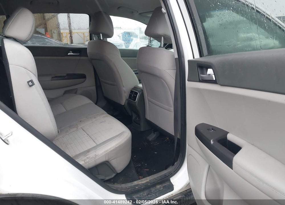 2017 KIA SPORTAGE VIN: KNDPMCAC8H7099506