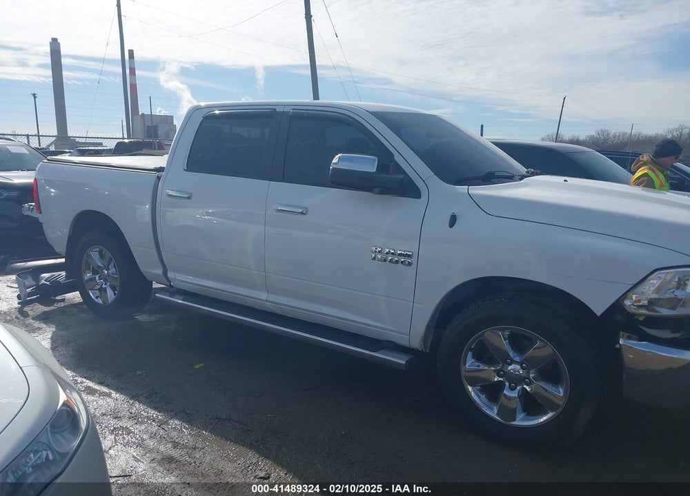 2015 RAM 1500 VIN: 1C6RR7LT2FS678572