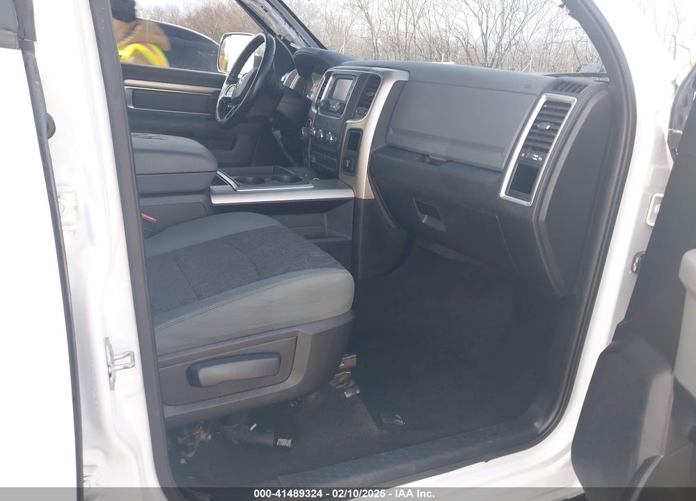 2015 RAM 1500 VIN: 1C6RR7LT2FS678572