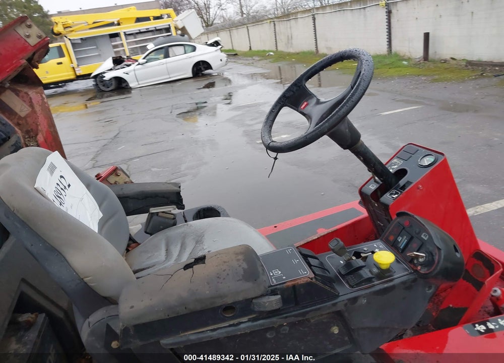 2011 TORO 4000-D VIN: 311000418