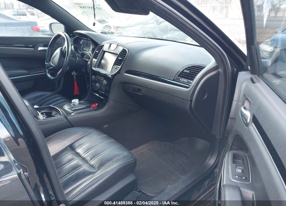 2019 CHRYSLER 300 VIN: 2C3CCABG3KH566001