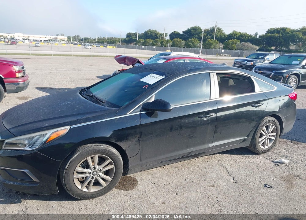 2017 HYUNDAI SONATA VIN: 5NPE24AF0HH584974