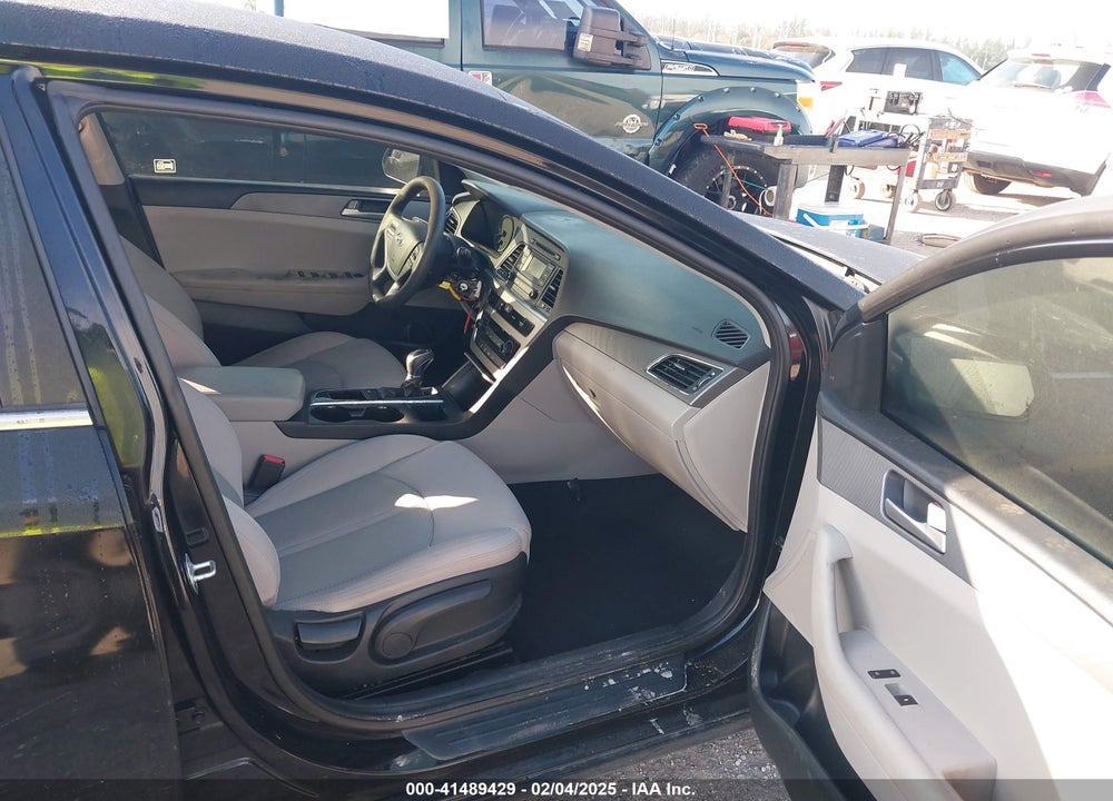 2017 HYUNDAI SONATA VIN: 5NPE24AF0HH584974