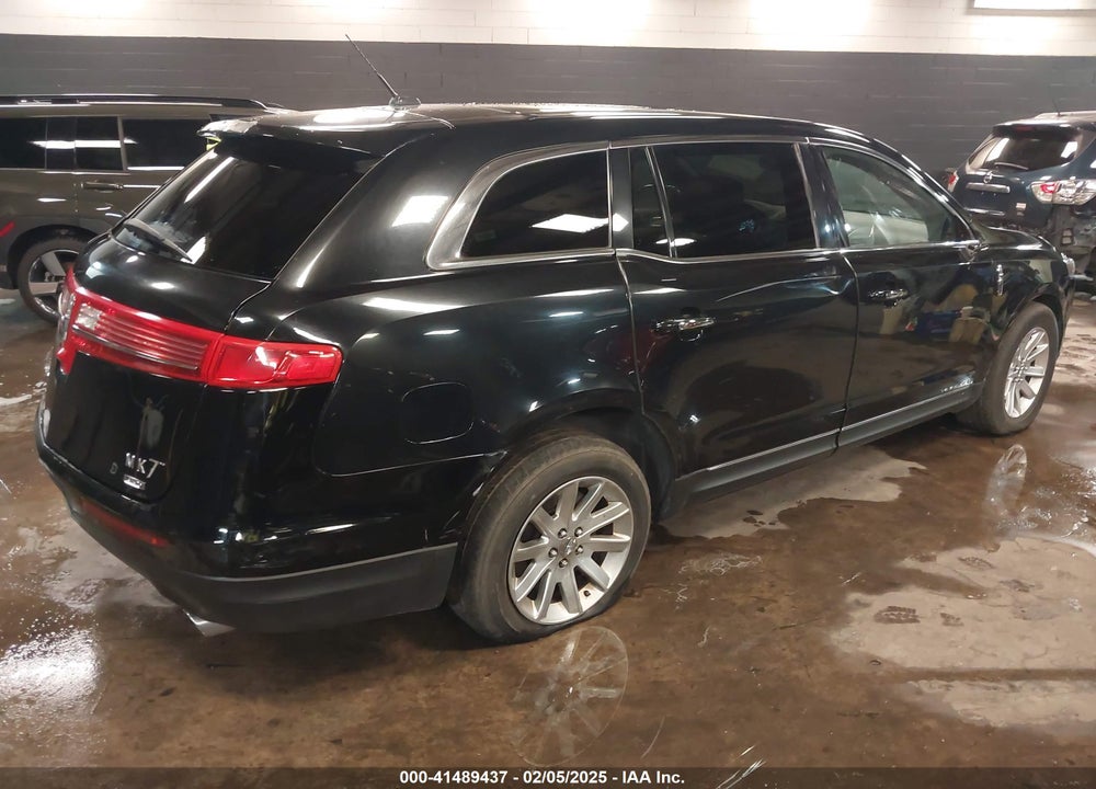 2018 LINCOLN MKT LIVERY VIN: 2LMHJ5NK8JBL02014