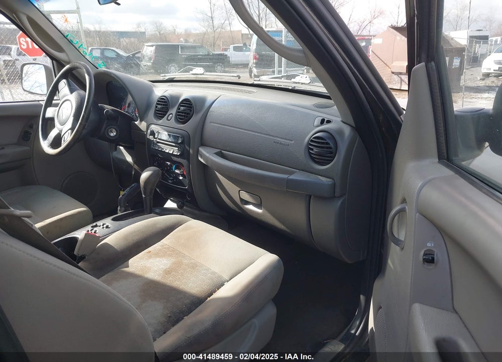 2005 JEEP LIBERTY SPORT VIN: 1J4GL48K15W576469