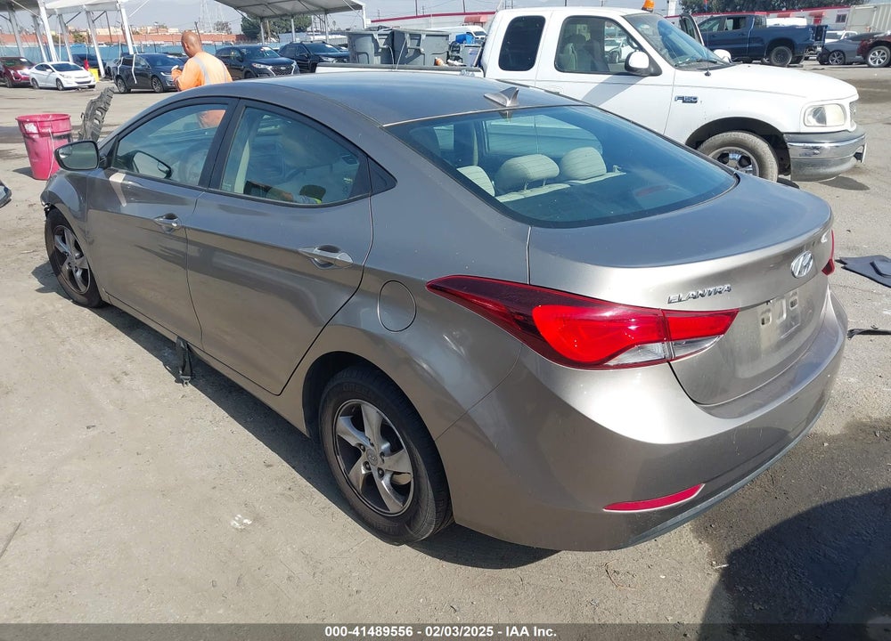 2014 HYUNDAI ELANTRA VIN: 5NPDH4AE7EH530472