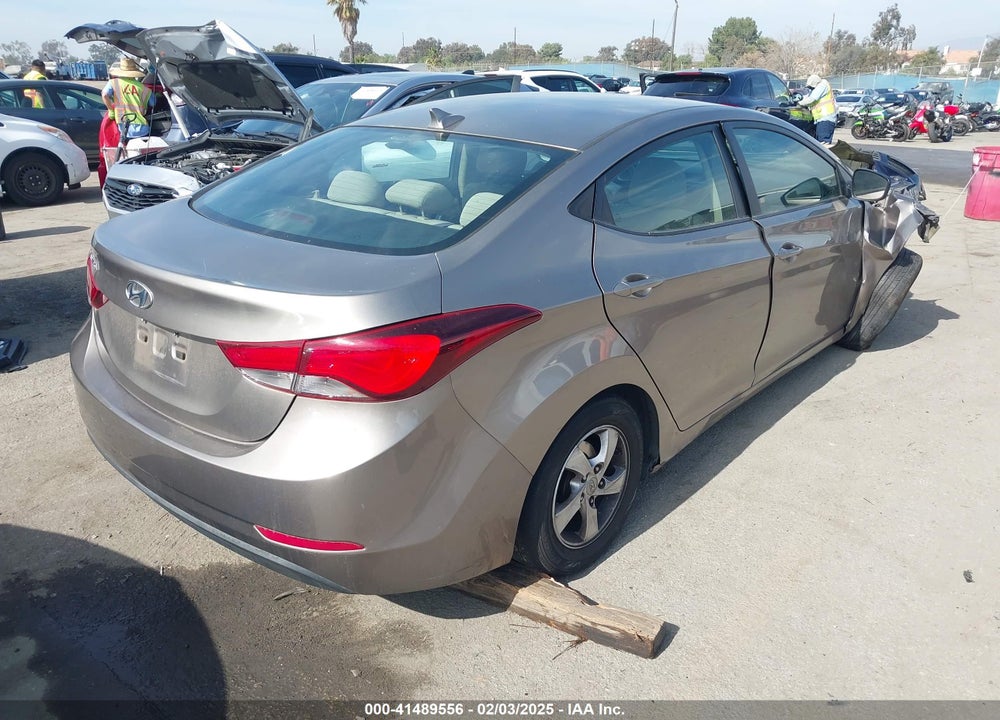 2014 HYUNDAI ELANTRA VIN: 5NPDH4AE7EH530472