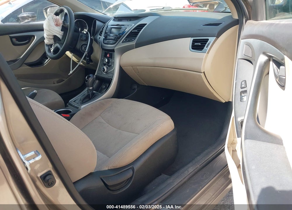 2014 HYUNDAI ELANTRA VIN: 5NPDH4AE7EH530472