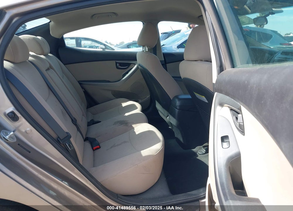 2014 HYUNDAI ELANTRA VIN: 5NPDH4AE7EH530472