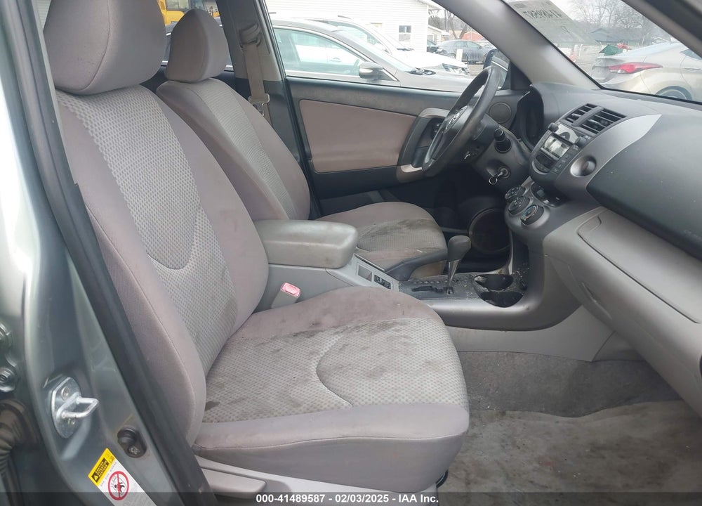 2008 TOYOTA RAV4 VIN: JTMBD33V186085705