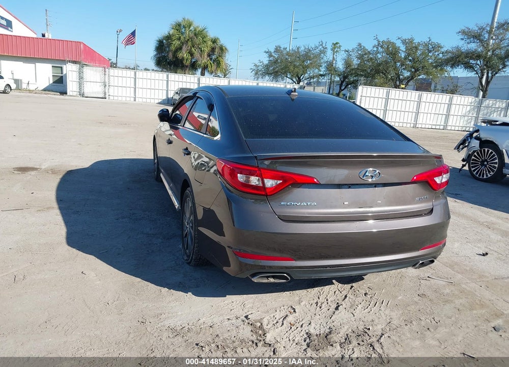 2015 HYUNDAI SONATA SPORT VIN: 5NPE34AF5FH198092