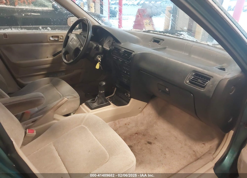 1993 HONDA ACCORD EX VIN: 1HGCB7579PA137918