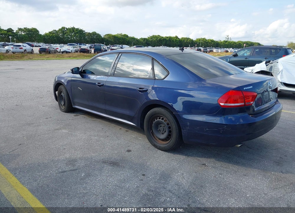2013 VOLKSWAGEN PASSAT VIN: 1VWAP7A37DC053930