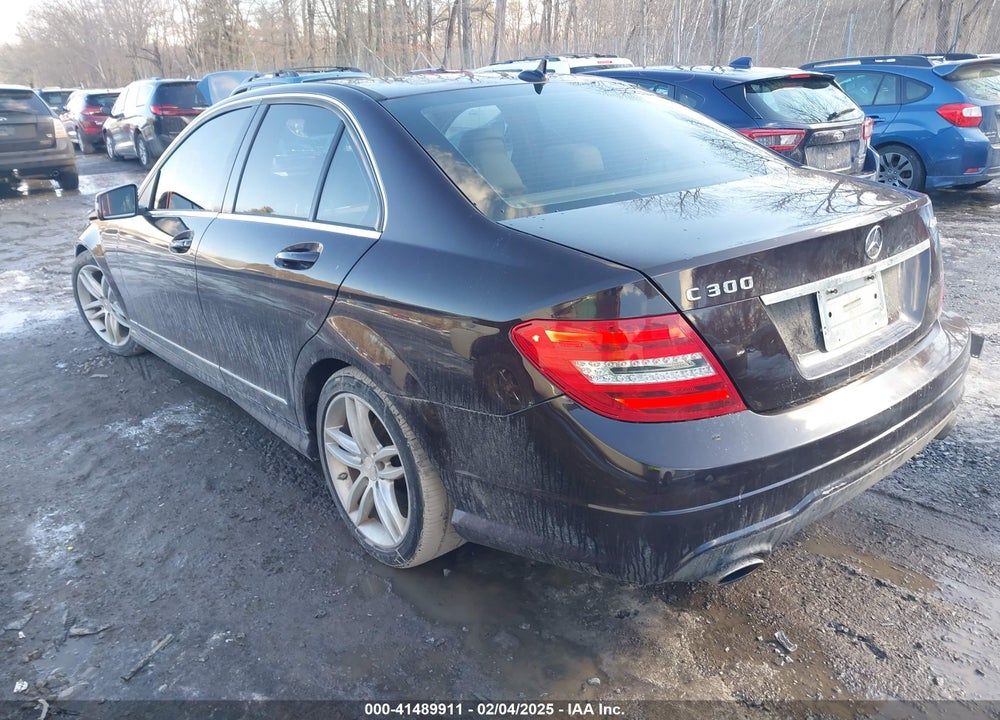2012 MERCEDES-BENZ C 300 LUXURY 4MATIC/SPORT 4MATIC VIN: WDDGF8BB3CR207370