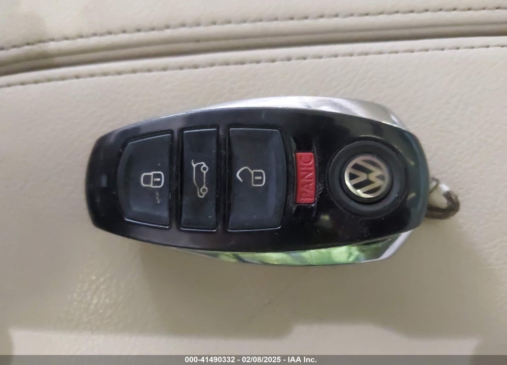 2015 VOLKSWAGEN TOUAREG V6 LUX VIN: WVGEF9BPXFD007473