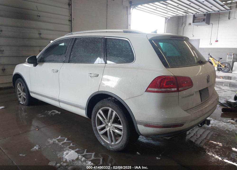 2015 VOLKSWAGEN TOUAREG V6 LUX VIN: WVGEF9BPXFD007473