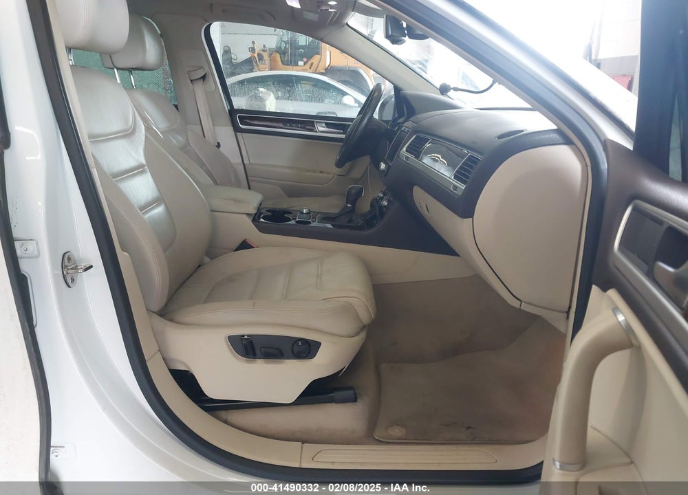 2015 VOLKSWAGEN TOUAREG V6 LUX VIN: WVGEF9BPXFD007473