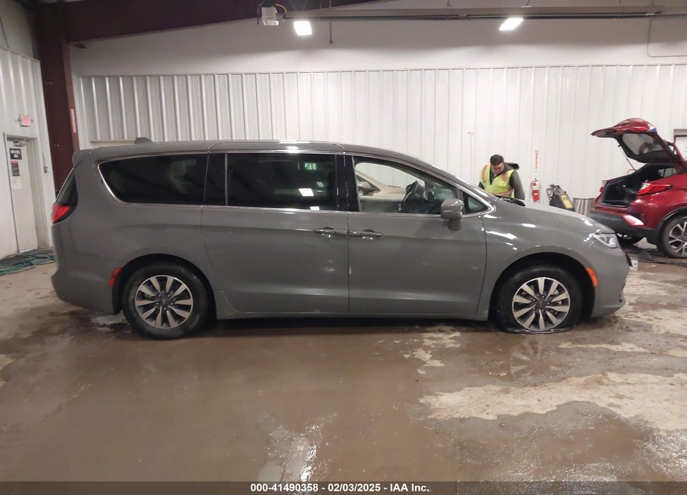 2022 CHRYSLER PACIFICA HYBRID TOURING L VIN: 2C4RC1L74NR134875