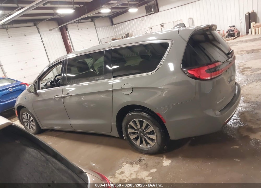 2022 CHRYSLER PACIFICA HYBRID TOURING L VIN: 2C4RC1L74NR134875