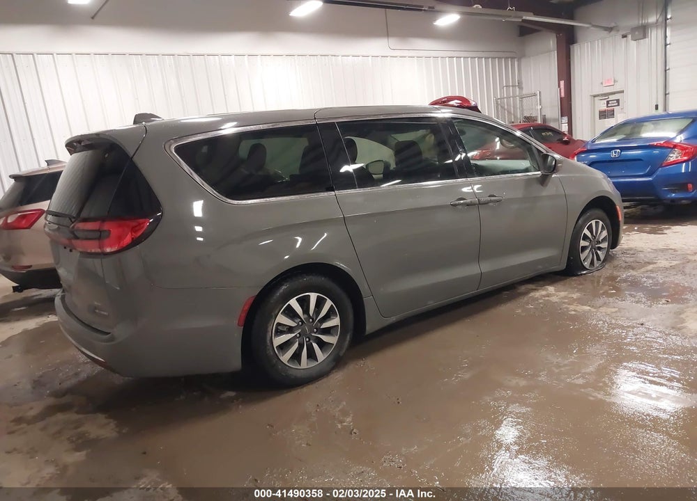 2022 CHRYSLER PACIFICA HYBRID TOURING L VIN: 2C4RC1L74NR134875