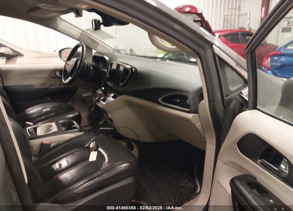 2022 CHRYSLER PACIFICA HYBRID TOURING L VIN: 2C4RC1L74NR134875