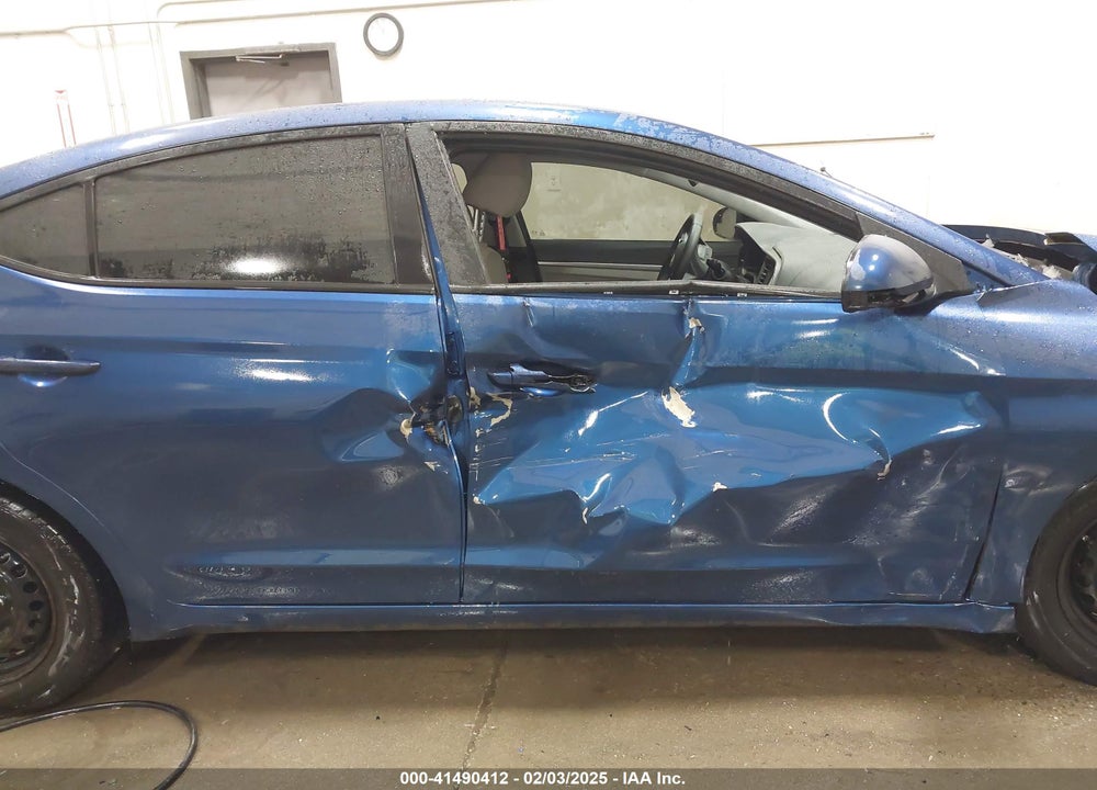 2019 HYUNDAI ELANTRA VIN: 5NPD74LF4KH474737