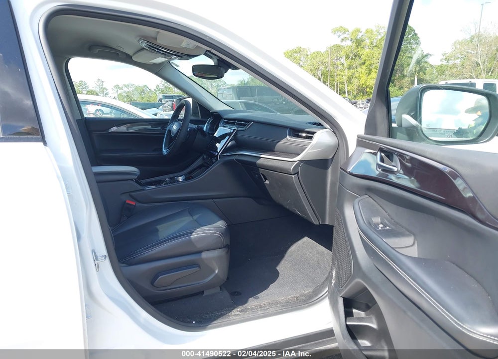 2023 JEEP GRAND CHEROKEE L LAREDO 4X2 VIN: 1C4RJJAG8P8790570