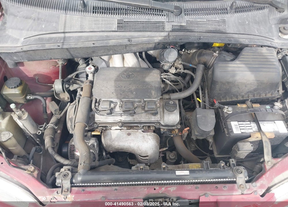 1998 TOYOTA SIENNA LE VIN: 4T3ZF13C6WU044719