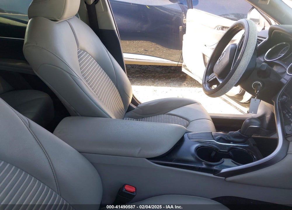 2019 TOYOTA CAMRY VIN: 4T1B11HK8KU691979