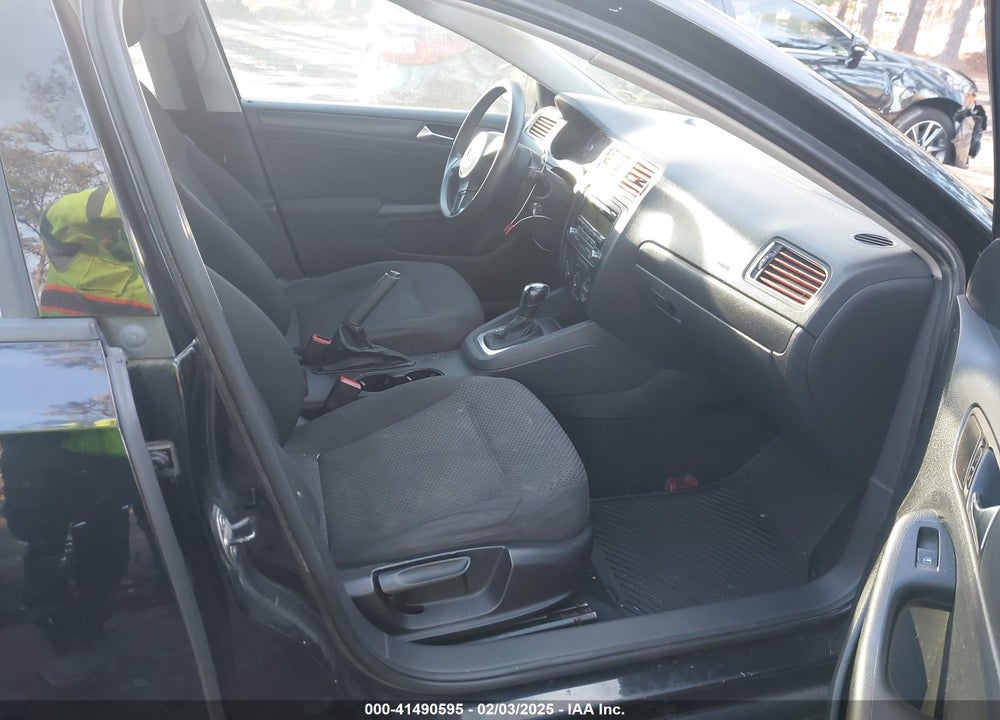 2011 VOLKSWAGEN JETTA VIN: 3VW2K7AJ2BM338838