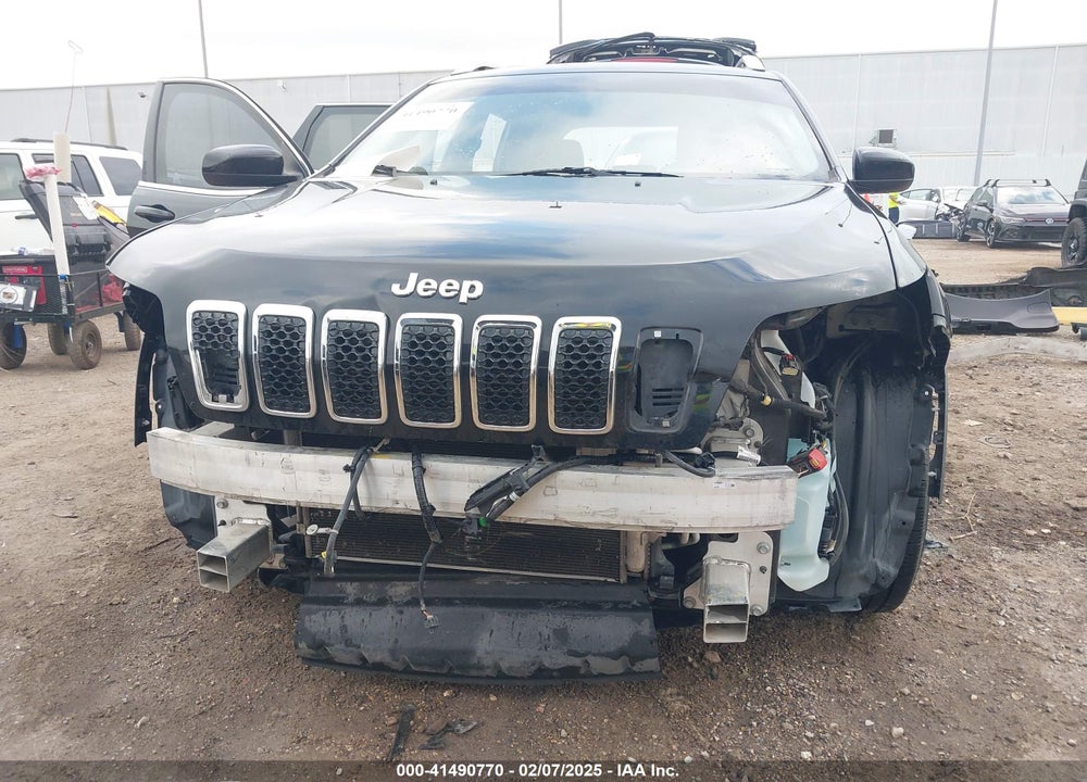 2019 JEEP CHEROKEE LATITUDE FWD VIN: 1C4PJLCB8KD147771