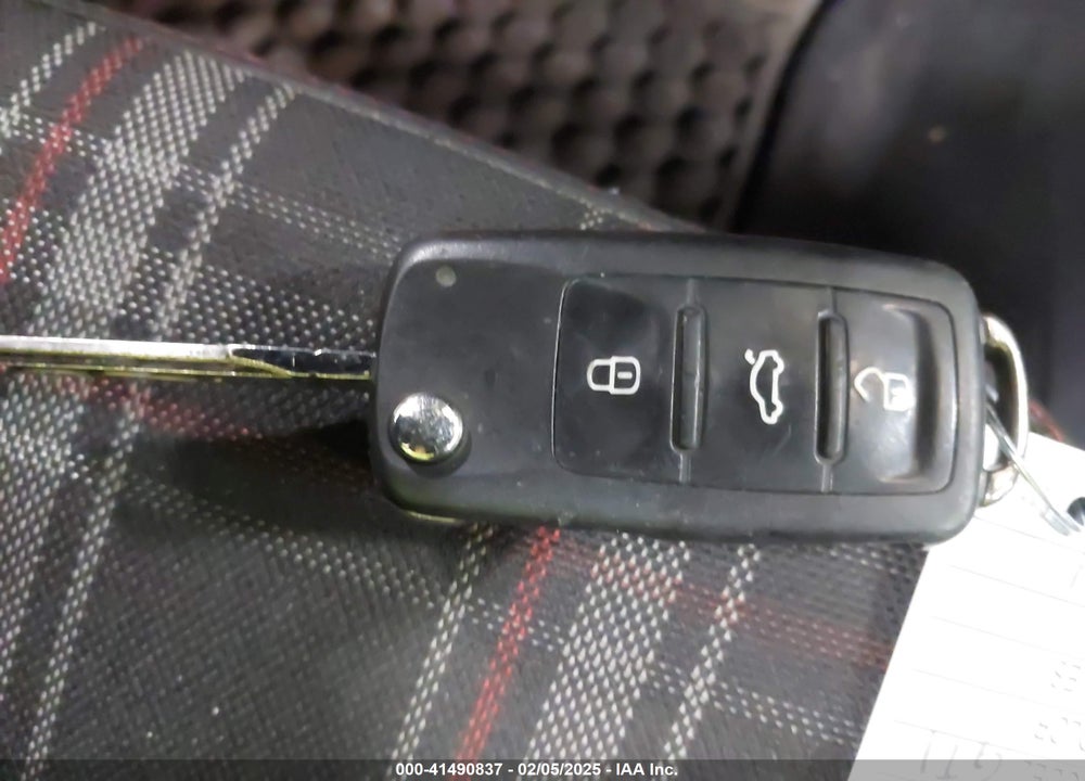 2014 VOLKSWAGEN GTI VIN: WVWGD7AJ6EW002276
