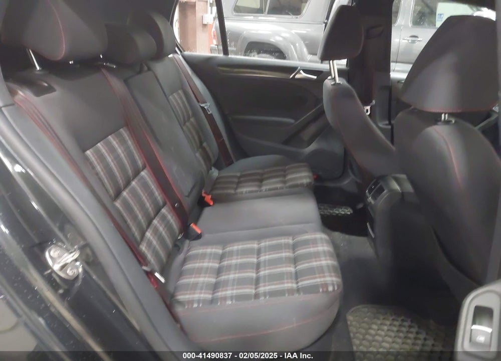 2014 VOLKSWAGEN GTI VIN: WVWGD7AJ6EW002276