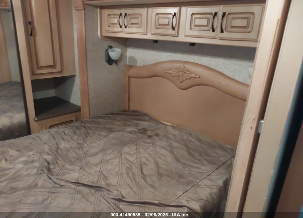 2007 FREIGHTLINER CHASSIS X LINE MOTOR HOME VIN: 4UZAAJBV67CZ38380