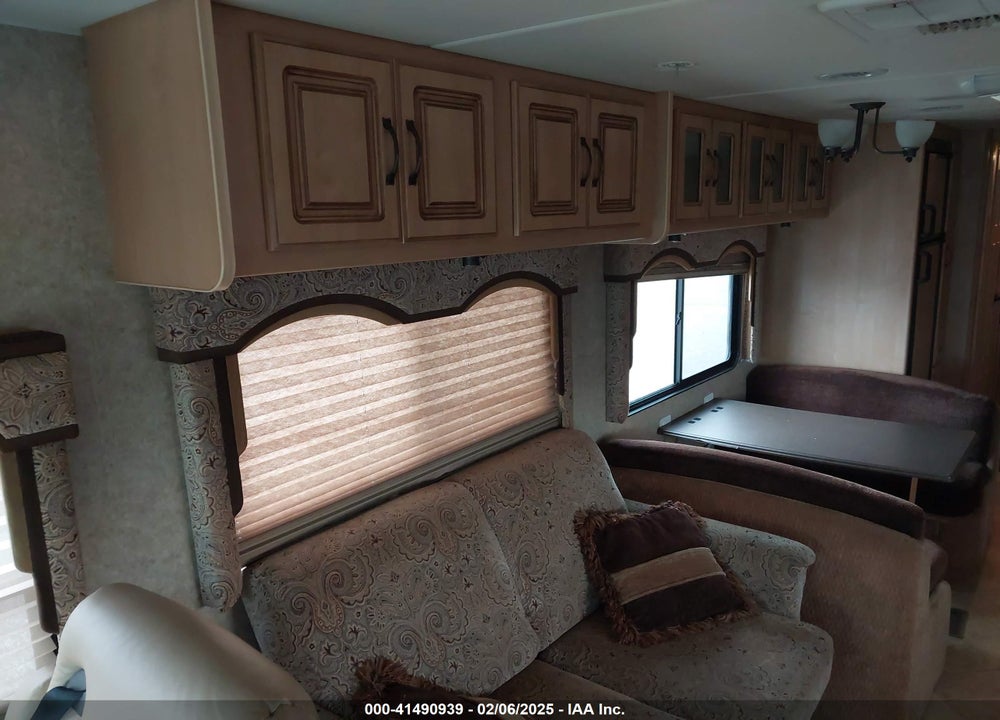 2007 FREIGHTLINER CHASSIS X LINE MOTOR HOME VIN: 4UZAAJBV67CZ38380