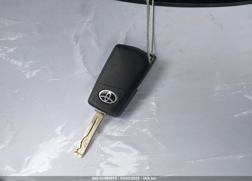 2019 TOYOTA CAMRY VIN: 4T1B11HK4KU217995