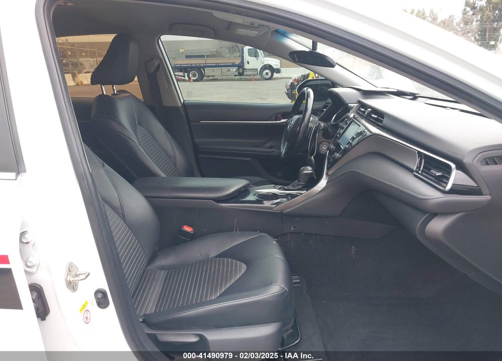 2019 TOYOTA CAMRY VIN: 4T1B11HK4KU217995