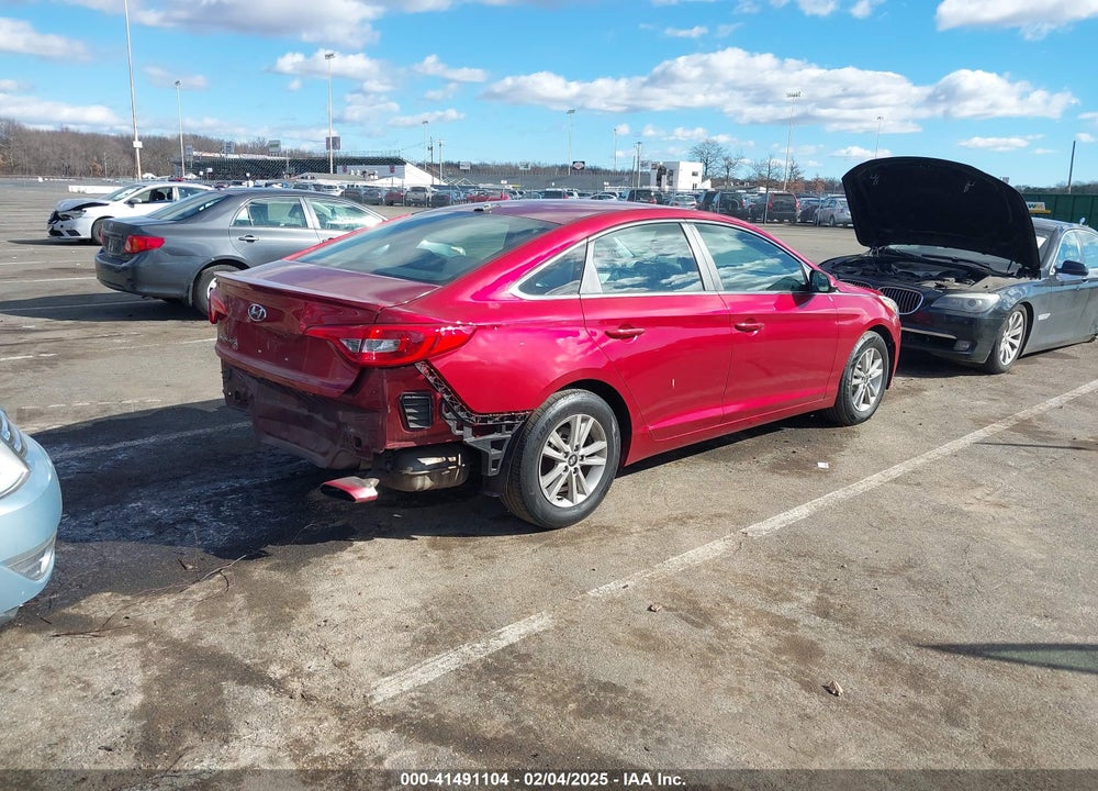 2015 HYUNDAI SONATA VIN: 5NPE24AF4FH252193