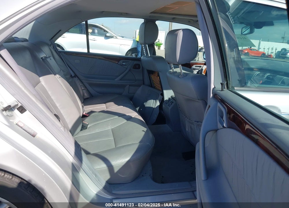 2001 MERCEDES-BENZ E 320 VIN: WDBJF65J61B278445
