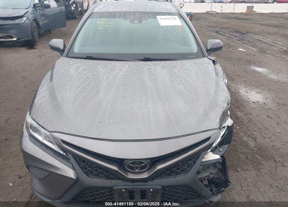 2018 TOYOTA CAMRY VIN: 4T1B11HK9JU577679