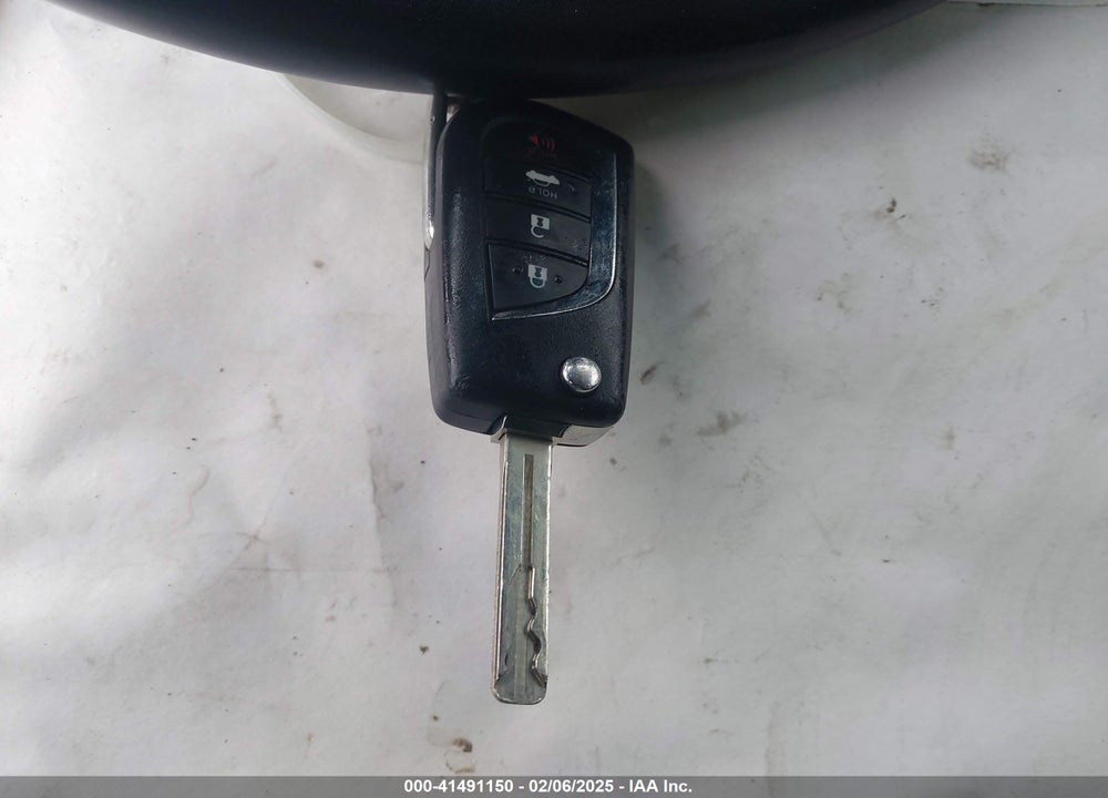 2018 TOYOTA CAMRY VIN: 4T1B11HK9JU577679