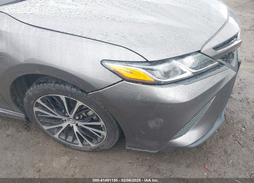 2018 TOYOTA CAMRY VIN: 4T1B11HK9JU577679